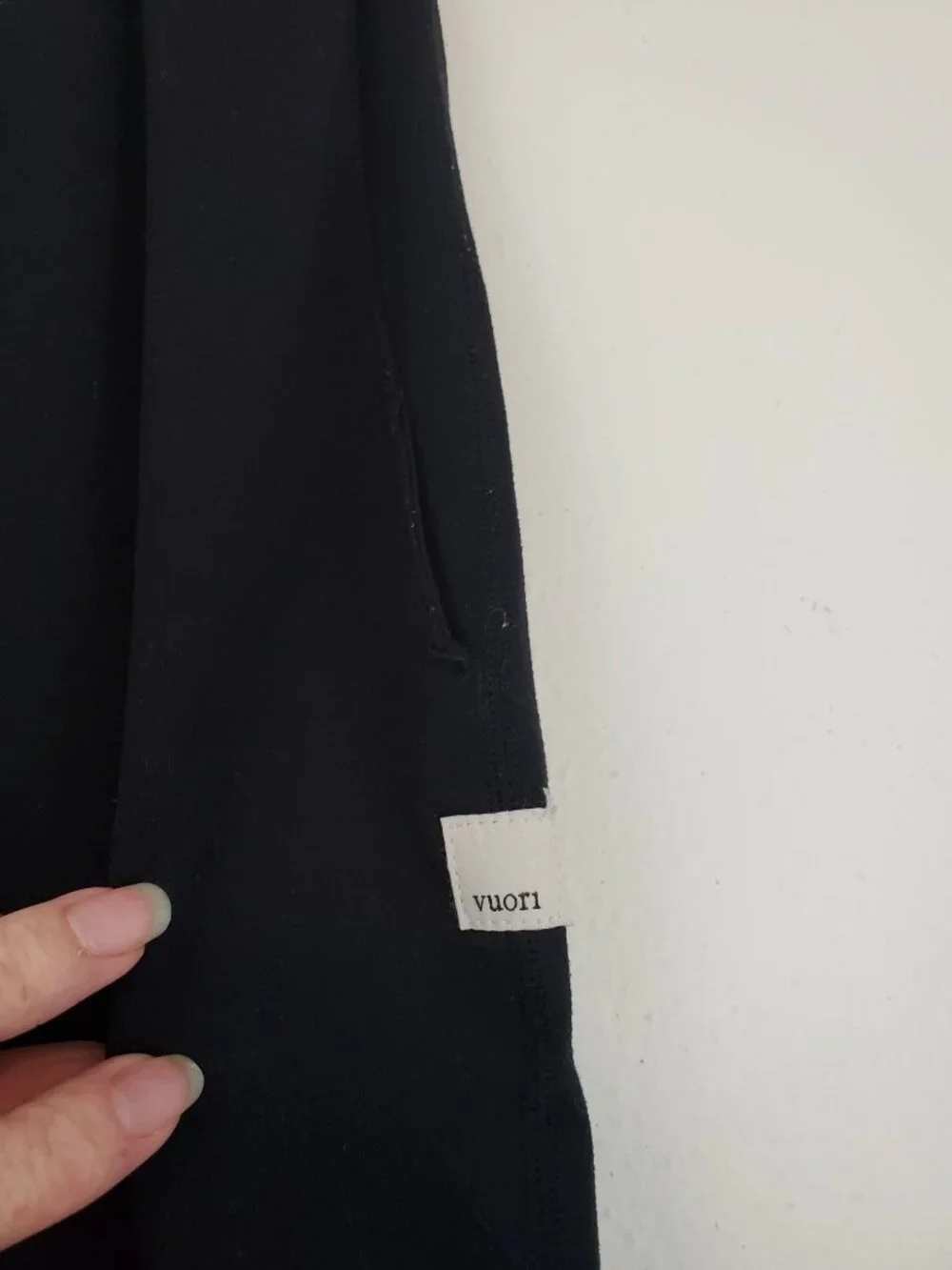 Vuori Performance Jogger in black, pull on with drawstring - Picture 8 of 12